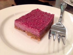 raw vegan berry cheesecake